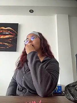 Miapeyton online show from 11/18/25, 03:26