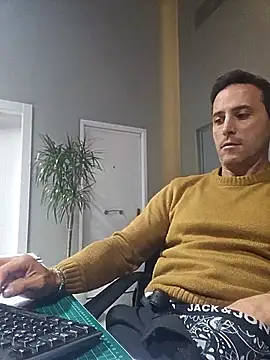 Snapshot of Lucas___81 chatting on 01/07/26, 07:41 Lucas 81 online show from 01/07/26, 07:41