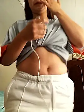 Snapshot of Sara_Brownx chatting on 01/08/26, 04:35 Sara Brownx online show from 01/08/26, 04:35