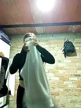 Snapshot of Sara_Brownx chatting on 04/08/26, 11:39 Sara Brownx online show from 04/08/26, 11:39