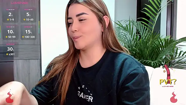 Lucia star   online show from 11/09/25, 07:18