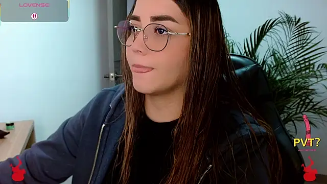 Lucia star   online show from 04/15/26, 09:48