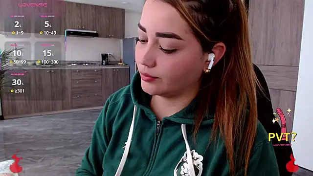 Lucia star   online show from 11/30/25, 02:40