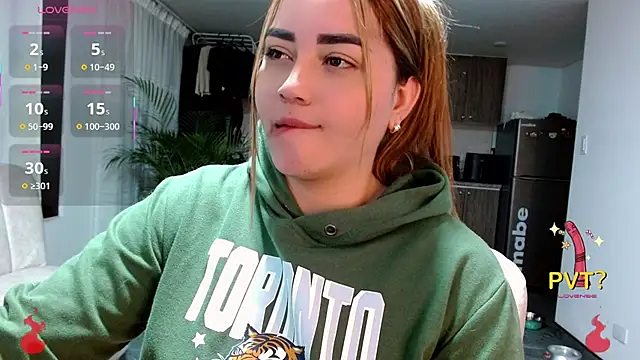 Lucia star   online show from 11/14/25, 01:20