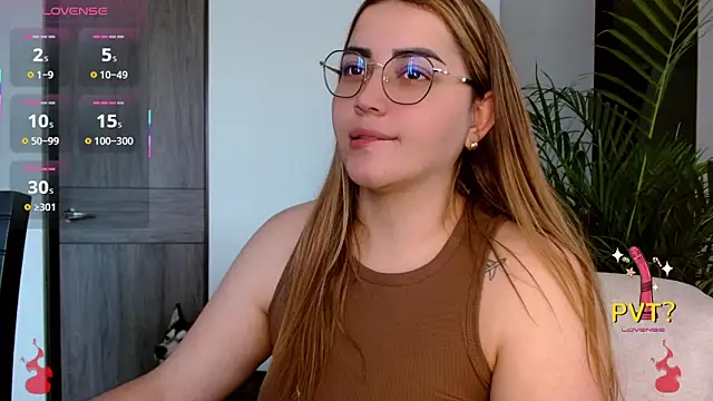 Lucia star   online show from 11/03/25, 04:10