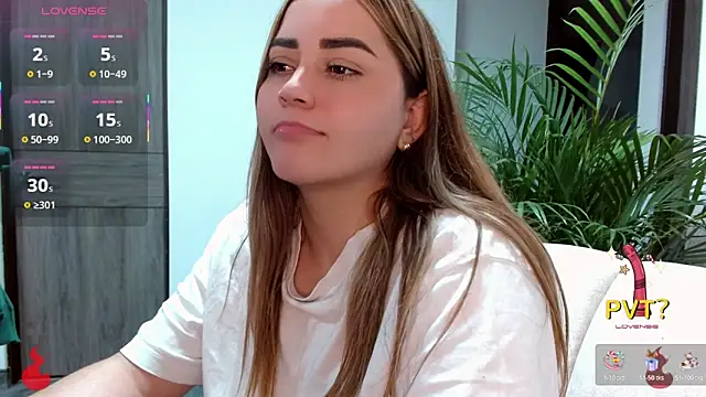 Lucia star   online show from 10/28/25, 02:45