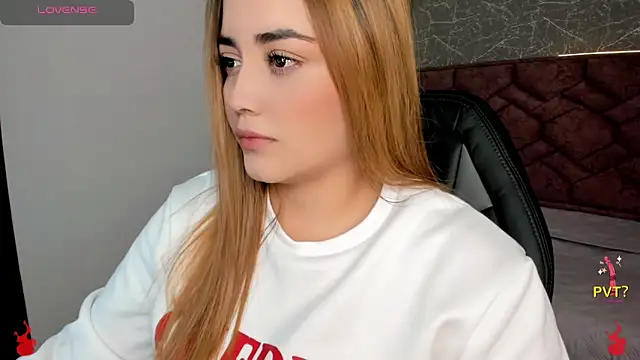 Snapshot of Lucia_star__ chatting on 01/11/25, 11:45 Lucia star online show from 01/11/25, 11:45