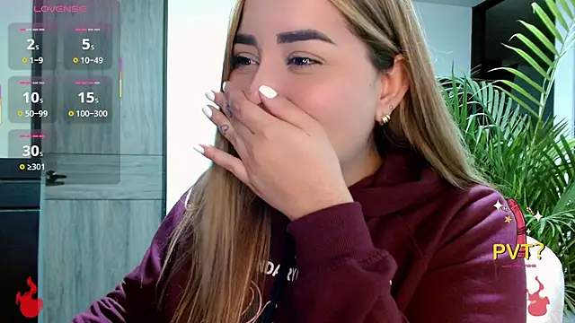 Lucia star   online show from 11/11/25, 01:33