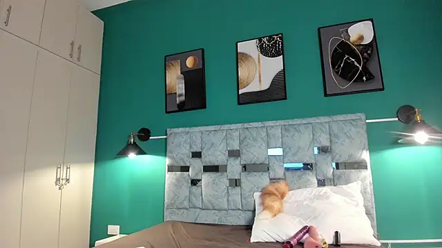 Snapshot of MAVIE_IVANOVA chatting on 02/02/26, 12:15 MAVIE IVANOVA online show from 02/02/26, 12:15