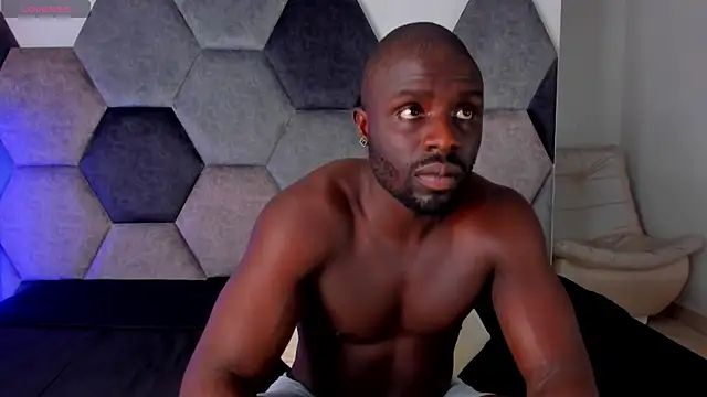 Latrellx7 online show from 04/13/26, 04:16