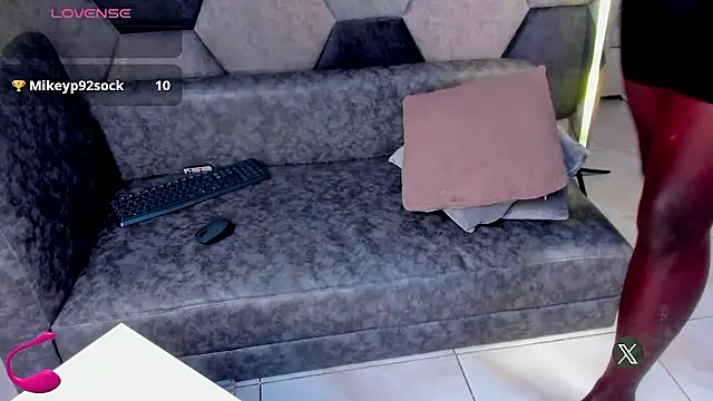 Snapshot of Latrellx7 chatting on 01/09/26, 02:07 Latrellx7 online show from 01/09/26, 02:07