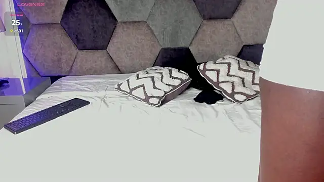 Latrellx7 online show from 03/26/26, 03:27