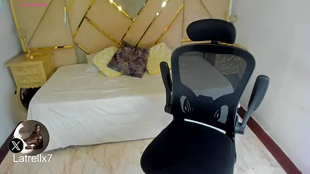 Latrellx7 online show from 11/03/25, 03:23