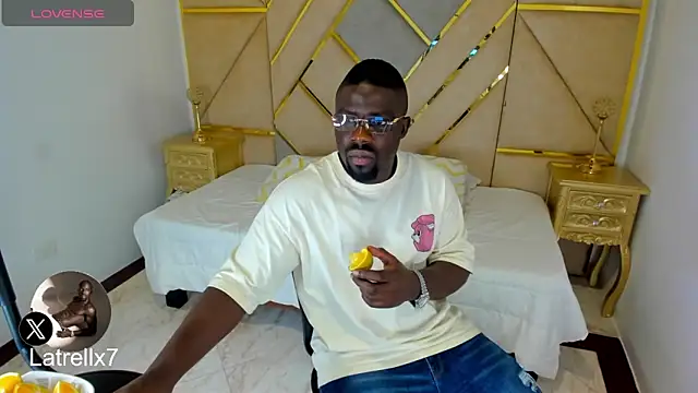 Latrellx7 online show from 11/11/25, 02:39