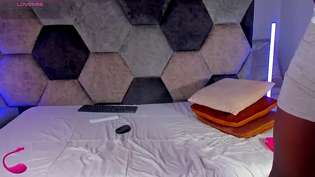 Snapshot of Latrellx7 chatting on 02/26/26, 03:50 Latrellx7 online show from 02/26/26, 03:50