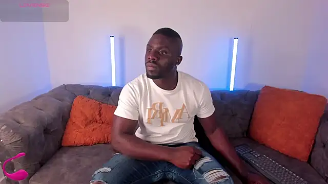 Snapshot of Latrellx7 chatting on 02/07/26, 01:24 Latrellx7 online show from 02/07/26, 01:24