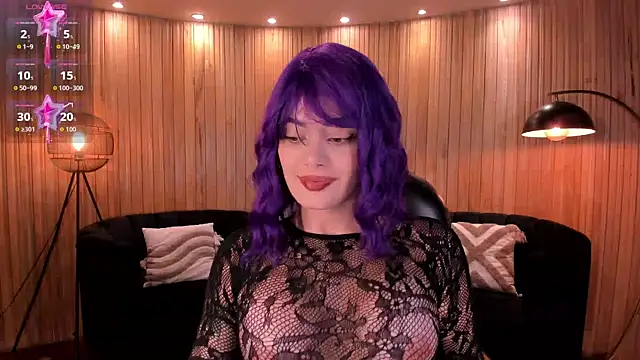 Snapshot of GiaFerrara chatting on 11/27/25, 07:47 GiaFerrara online show from 11/27/25, 07:47