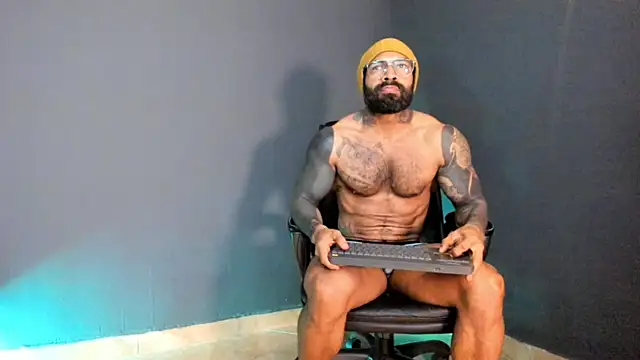 Snapshot of Brock_hurn1 chatting on 02/19/25, 02:23 Brock hurn1 online show from 02/19/25, 02:23