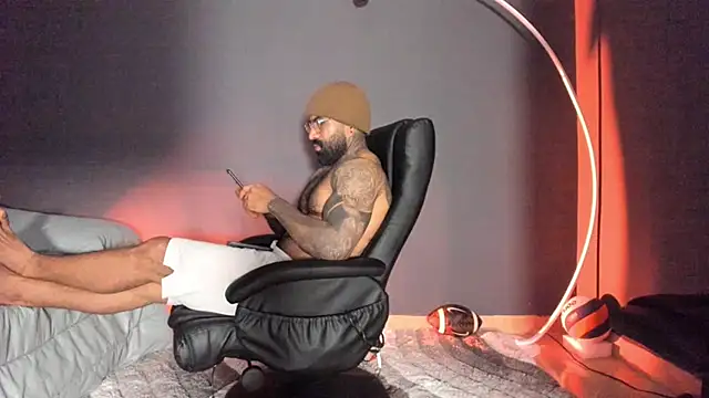 Snapshot of Brock_hurn1 chatting on 03/13/25, 11:49 Brock hurn1 online show from 03/13/25, 11:49