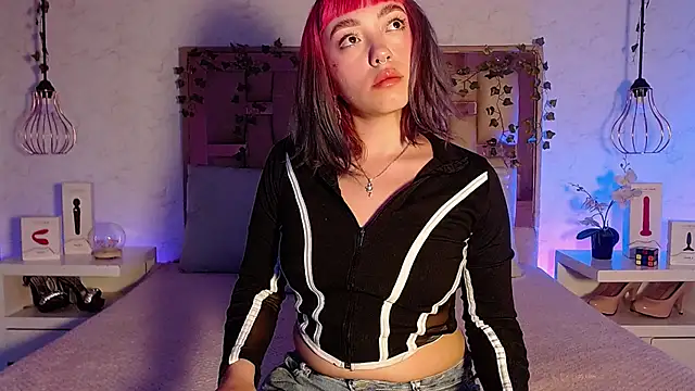 GigiVolkova online show from 10/11/25, 07:48