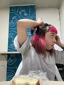 GigiVolkova online show from 11/30/25, 11:05