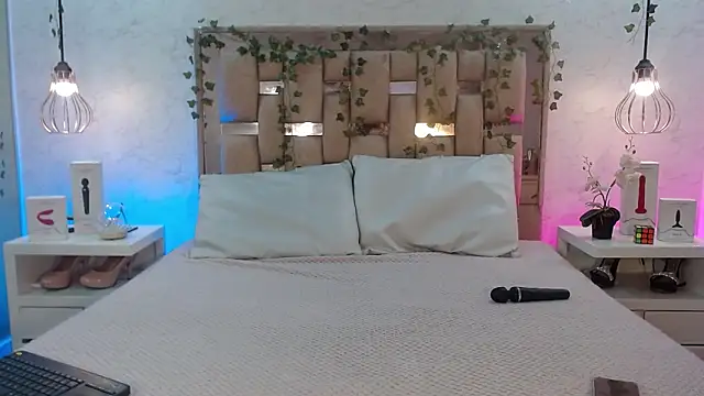 GigiVolkova online show from 11/28/25, 02:12