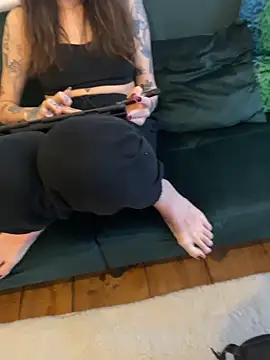 Thunder-Cunt online show from 12/16/25, 01:48