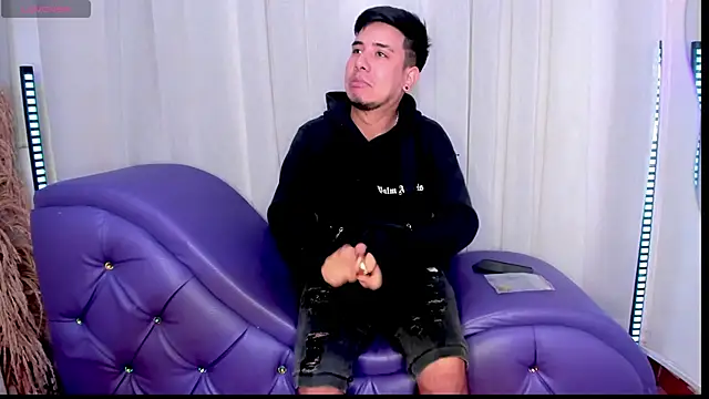 Yourslust  online show from 11/23/25, 01:32