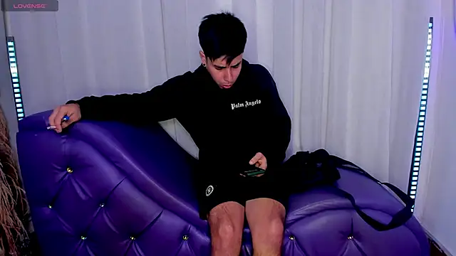 Yourslust  online show from 11/08/25, 01:36