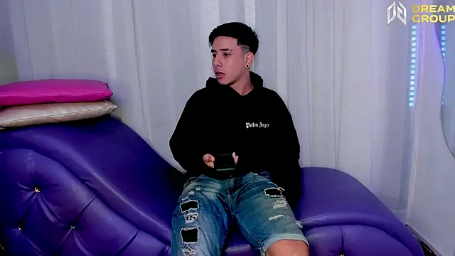 Yourslust  online show from 11/01/25, 01:38