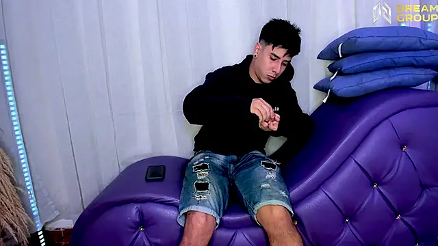 Yourslust  online show from 10/31/25, 09:54