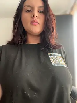 Snapshot of SabrinaVega chatting on 05/26/26, 02:26 SabrinaVega online show from 05/26/26, 02:26