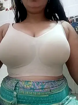 cute-mahek online show from 11/08/25, 11:03