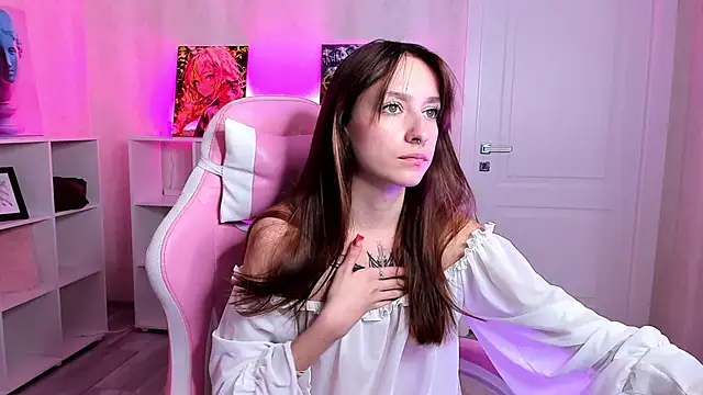 Snapshot of Doris_Scott chatting on 11/08/25, 02:04 Doris Scott online show from 11/08/25, 02:04