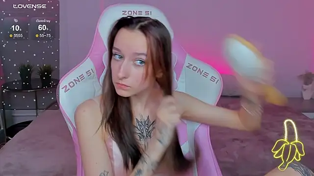 Snapshot of Doris_Scott chatting on 03/13/25, 08:15 Doris Scott online show from 03/13/25, 08:15