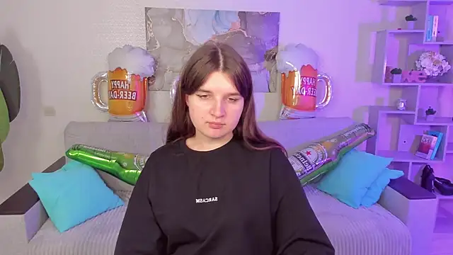 Snapshot of BonneyLove chatting on 10/03/25, 10:11 BonneyLove online show from 10/03/25, 10:11