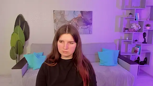 Snapshot of BonneyLove chatting on 12/15/25, 06:36 BonneyLove online show from 12/15/25, 06:36