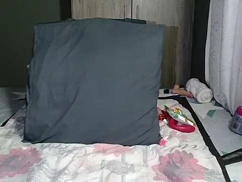 Snapshot of WetwetPussy31 chatting on 07/15/26, 04:08 WetwetPussy31 online show from 07/15/26, 04:08