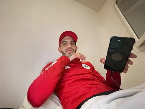 Rebeu313 online show from 12/16/25, 04:55