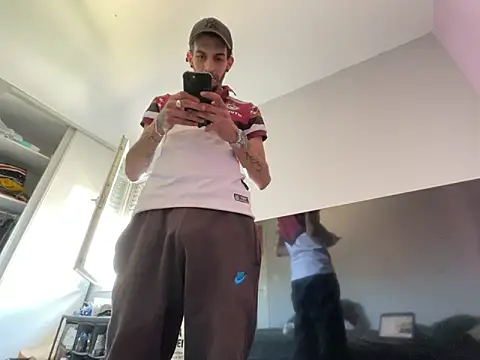 Rebeu313 online show from 02/26/26, 01:55