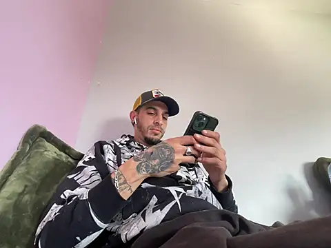 Rebeu313 online show from 02/20/26, 01:13