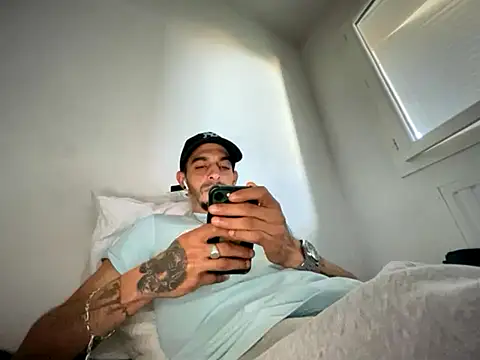 Rebeu313 online show from 11/10/25, 11:37