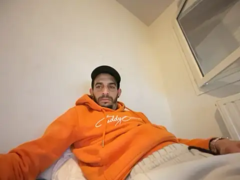 Rebeu313 online show from 11/05/25, 04:32