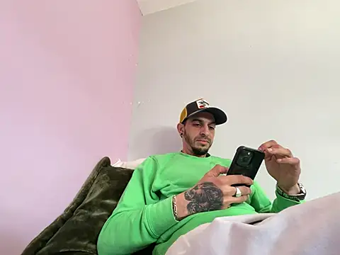 Rebeu313 online show from 02/22/26, 09:11