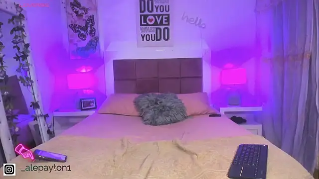 Alexa paytom1 online show from 02/28/26, 11:48