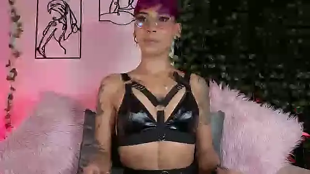 MiaMorgan  online show from 10/01/25, 12:31