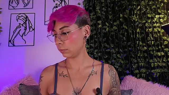 MiaMorgan  online show from 11/05/25, 01:36