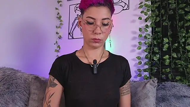 MiaMorgan  online show from 12/05/25, 12:59