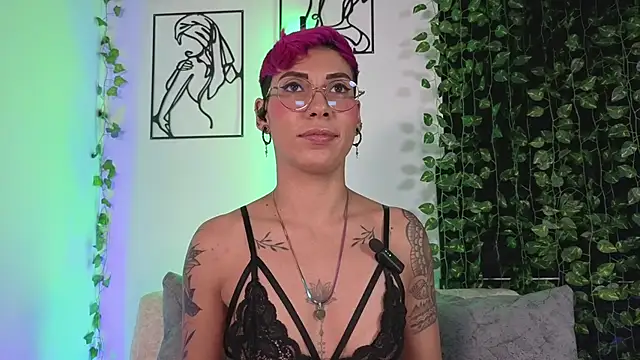 MiaMorgan  online show from 12/19/25, 04:53