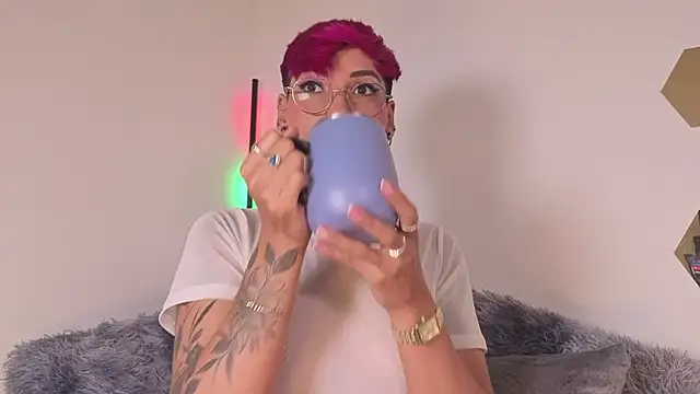 MiaMorgan  online show from 11/25/25, 01:44